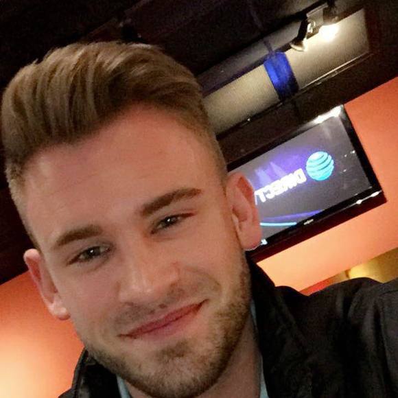Profile Picture of Logan Hudson (@loganhudson287) on Poshmark