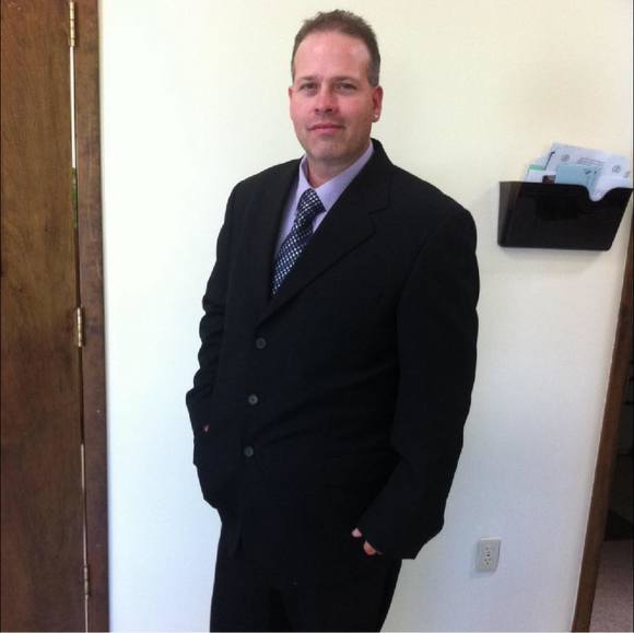 Profile Picture of Carl Wennersten (@c_wennersten) on Poshmark