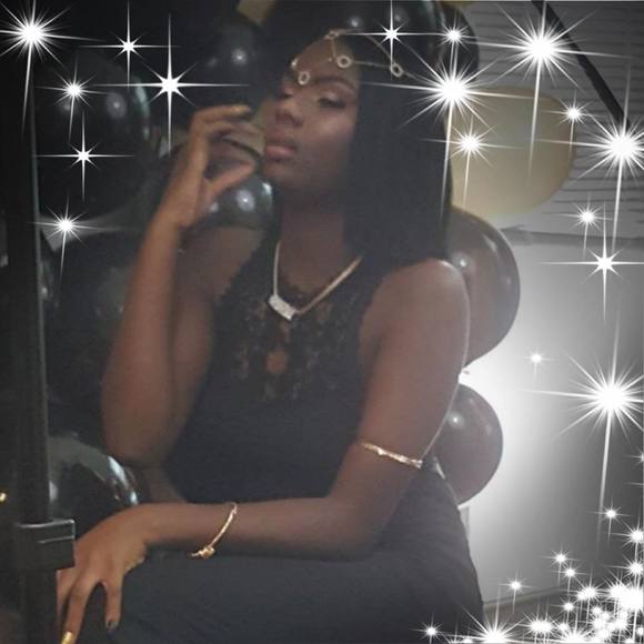 Profile Picture of Day Day (@dayouna13) on Poshmark