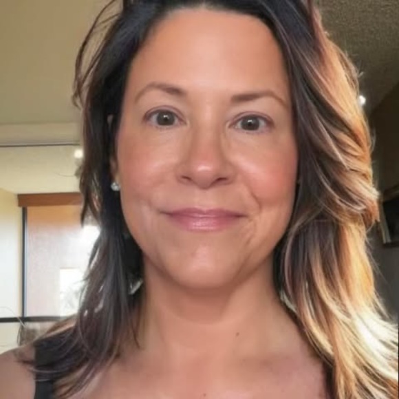 Profile Picture of Julie Forkenbrock (@juliefork) on Poshmark