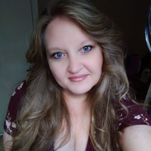 Profile Picture of Shelly Stokes (@shellystokes283) on Poshmark