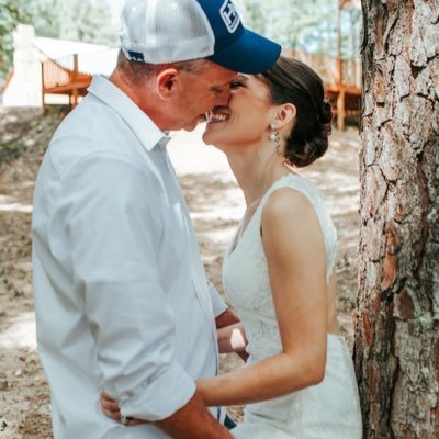 Profile Picture of 𝐿𝒶𝒟𝑜𝓃𝓃𝒶 𝑅𝒶𝓎 (@hermom9906) on Twitter