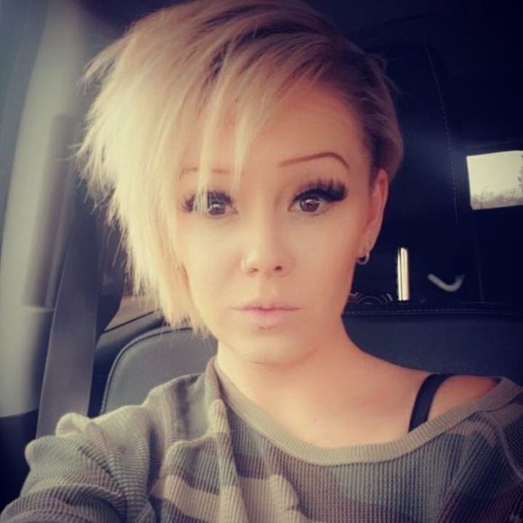 Profile Picture of Jessica Bray (@mzzmetalma) on Poshmark