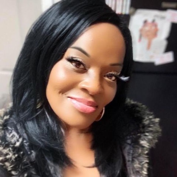 Profile Picture of Felicia Chislom (@feliciachislom) on Poshmark