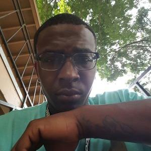 Profile Picture of Joseph Bloom (@joebloom52) on Twitter