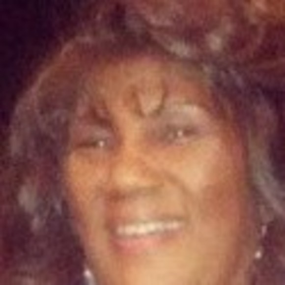 Profile Picture of Sandra Blassingame (@demetriustesia) on Poshmark