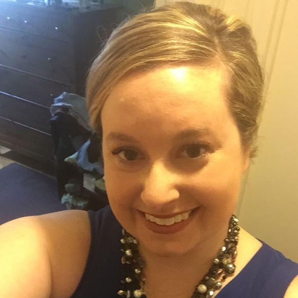 Profile Picture of Autum Wescom (@ablur) on Poshmark