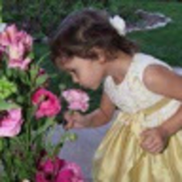Profile Picture of Kara Sinohue (@wrygal) on Poshmark