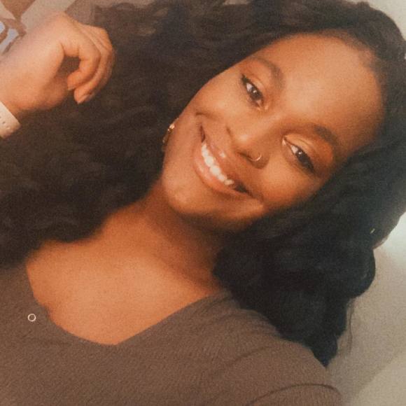 Profile Picture of Whitney Morrow (@morr1699) on Poshmark