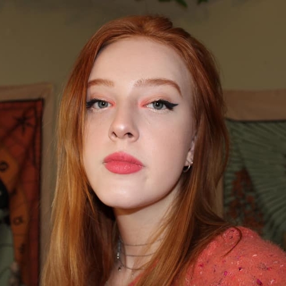 Profile Picture of Lulu Rongerude (@ambernight65) on Poshmark