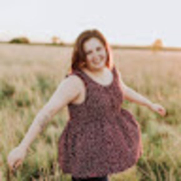 Profile Picture of Carrie Patterson (@evanca2010) on Poshmark