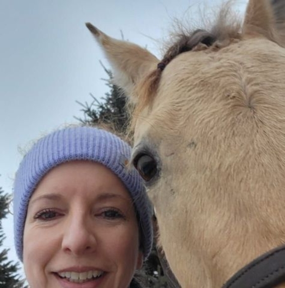 Profile Picture of Karen Schurr (@karen_schurr) on Poshmark