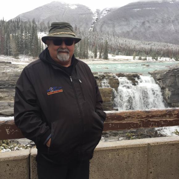 Profile Picture of Rich Springall (@richspringall) on Poshmark