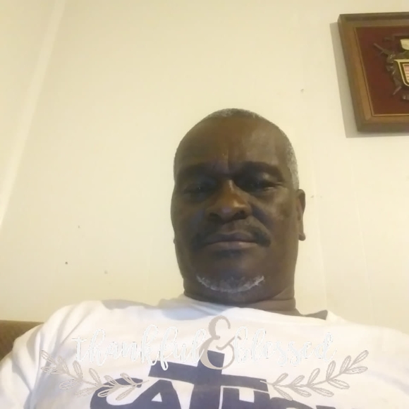 Profile Picture of Edward Malcomb (@edwardmalcomb) on Poshmark