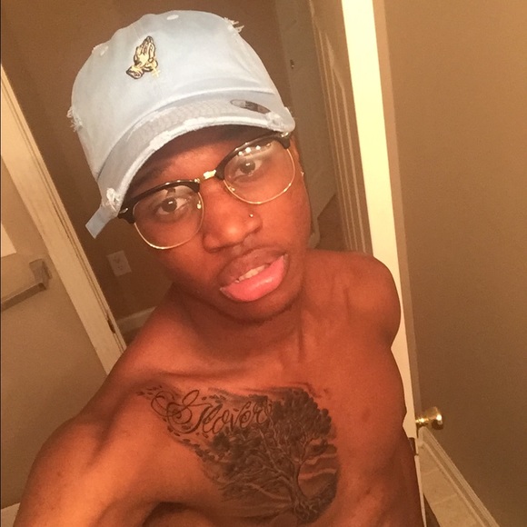 Profile Picture of Danarius Glover (@danariusg) on Poshmark