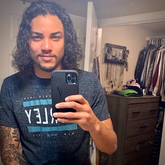 Profile Picture of Jeremiah Cobbs (@jj_thejetplane) on Poshmark