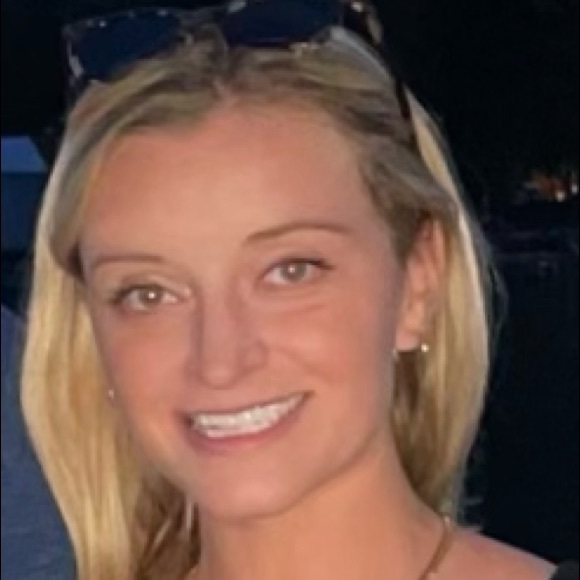 Profile Picture of Lucy Shafer (@lucilleshafer) on Poshmark