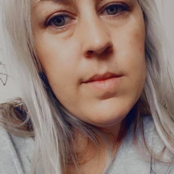 Profile Picture of Mandy Cryderman (@mandycryderman) on Poshmark