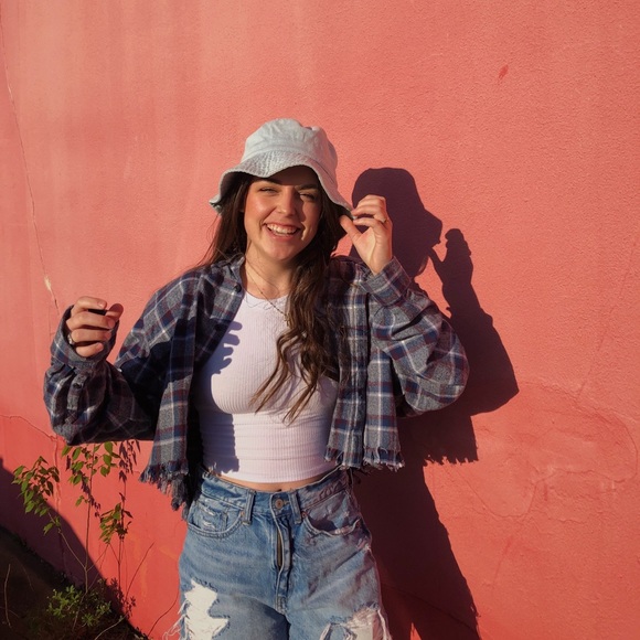 Profile Picture of Mallory Rials (@mallorylrials) on Poshmark
