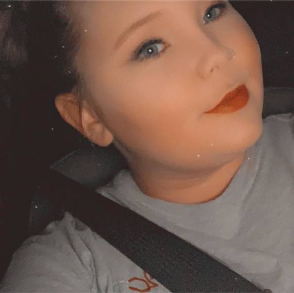 Profile Picture of Maddie Byrley (@maddiebyrley) on Poshmark