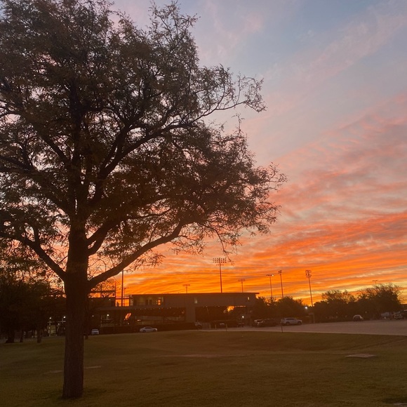 Profile Picture of Bailey Dietzmann (@baileydietzmann) on Poshmark