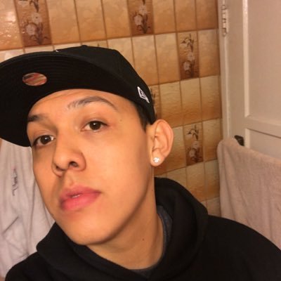 Profile Picture of Anthony Estrada (@Ant_Da_Knee) on Twitter