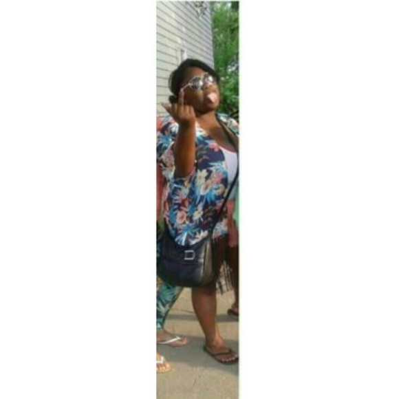 Profile Picture of Nylasia Spinks (@nylasias) on Poshmark