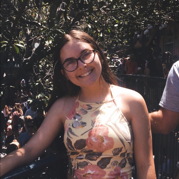 Profile Picture of Alli Bednorz (@allibednorz) on Poshmark