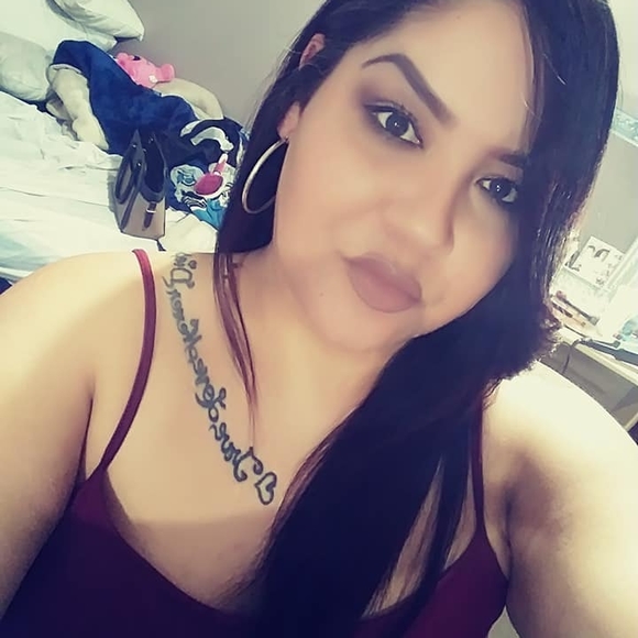 Profile Picture of Crystal Wallace (@crystalwalla303) on Poshmark