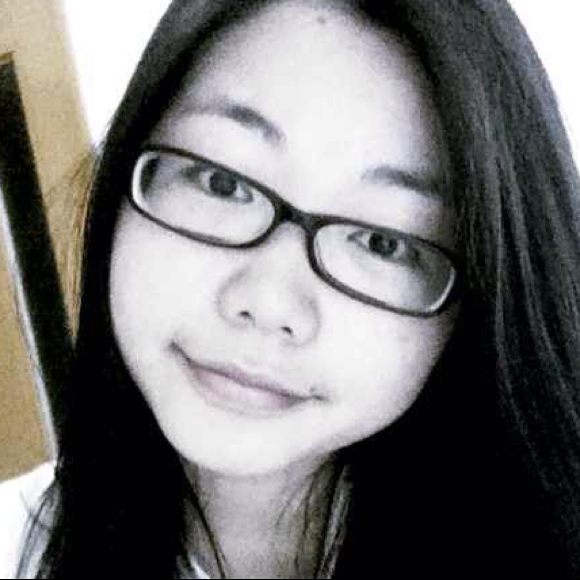 Profile Picture of Yan Zheng (@zhengyanyvonne) on Poshmark