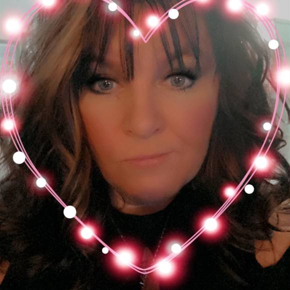 Profile Picture of Cary Blechinger (@blechinger) on Poshmark