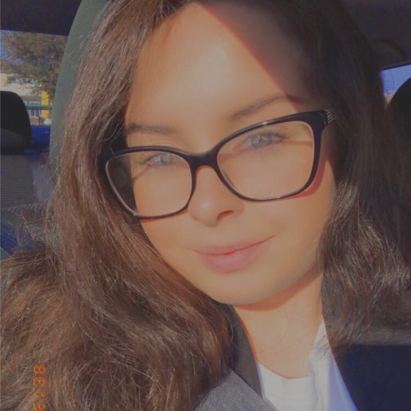 Profile Picture of Cyan Pasquinucci (@cyanivy95) on Poshmark