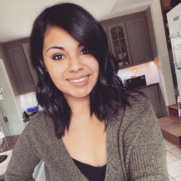 Profile Picture of Josie Ippel (@jojo880) on Poshmark