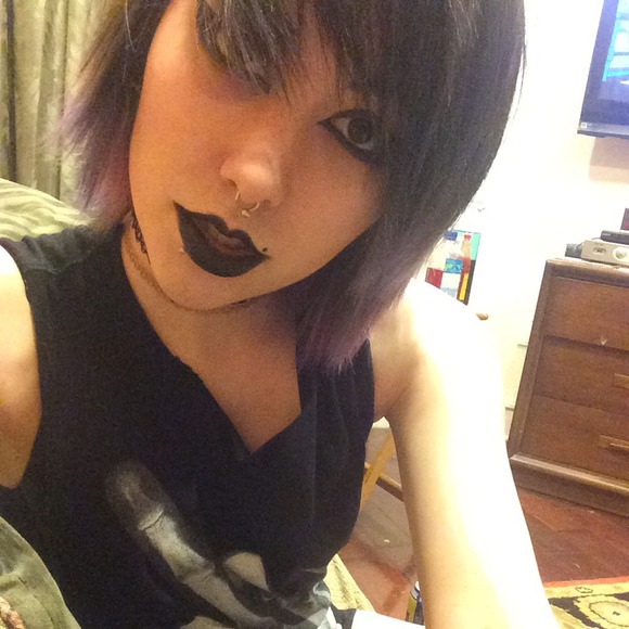 Profile Picture of Ravyn Oliveras (@ravynmassacre) on Poshmark