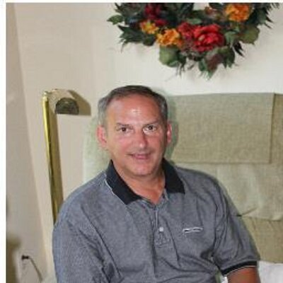 Profile Picture of Bob Toomey (@bobcoolstheus) on Twitter