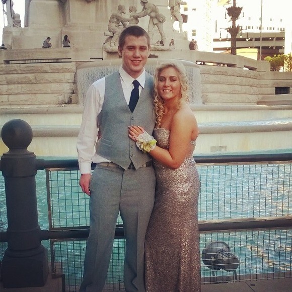 Profile Picture of Joshua Dillon (@josh42a) on Poshmark