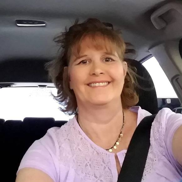 Profile Picture of Roberta Walenta (@azleaffan) on Poshmark