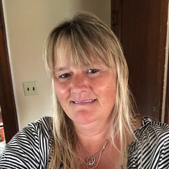Profile Picture of Tina Haddock (@tinanjohn04) on Poshmark
