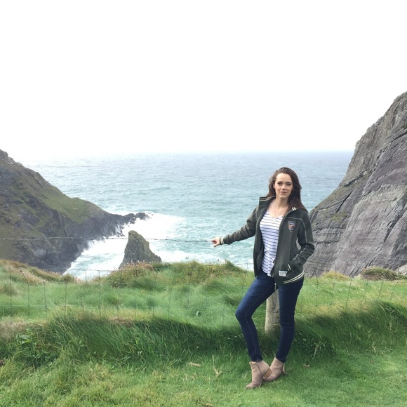 Profile Picture of Lydia Dunaway (@cotxbitty90) on Poshmark