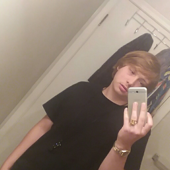 Profile Picture of Caleb Leopard (@rastajalove) on Poshmark