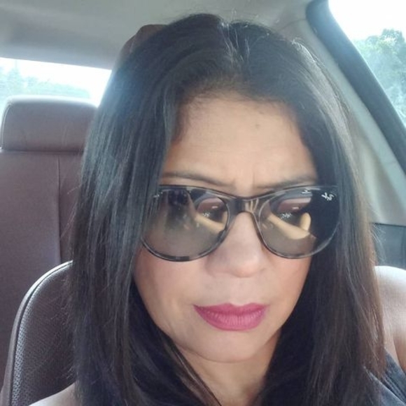 Carlina Cruces - Poshmark Profile Picture of Carlina Cruces (@carlinacruces) on Poshmark