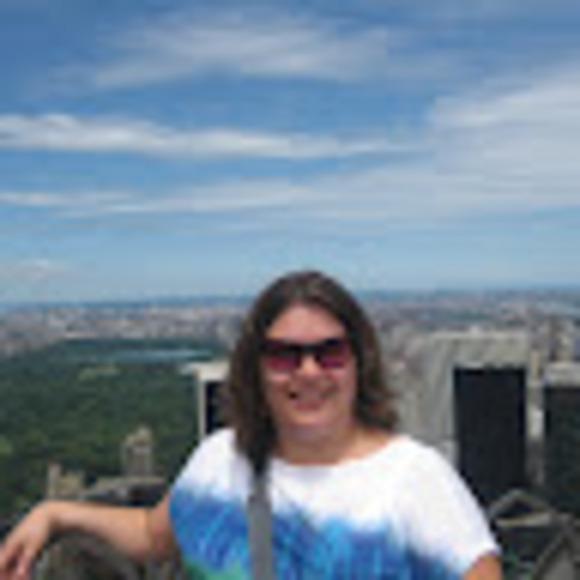 Profile Picture of Tara Dudenhoeffer (@taradude) on Poshmark