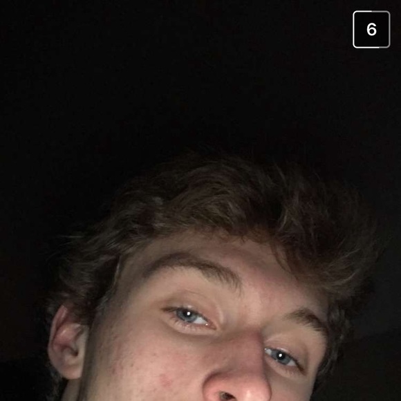 Profile Picture of Ben Glindmyer (@benglindmyer) on Poshmark