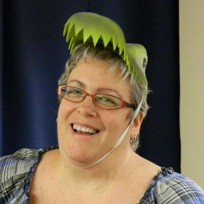 Profile Picture of Laurie Amato (@atomickitten041) on Twitter