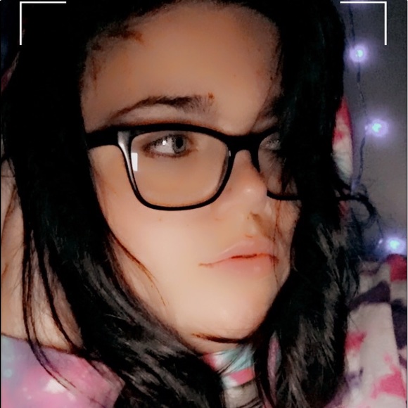 Alexis Cavener - Poshmark Profile Picture of Alexis Cavener (@crowderbaby) on Poshmark