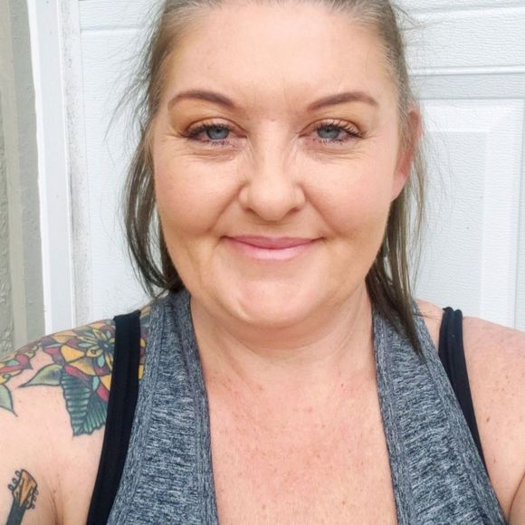 Profile Picture of Charity Schwingel (@silverhalonc) on Poshmark