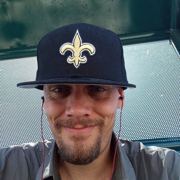 Profile Picture of James Ridgeway (@jamesridgeway) on Poshmark