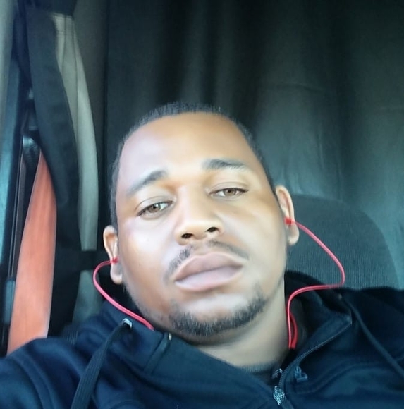 Profile Picture of Edward Evans (@gravelpitts2005) on Poshmark