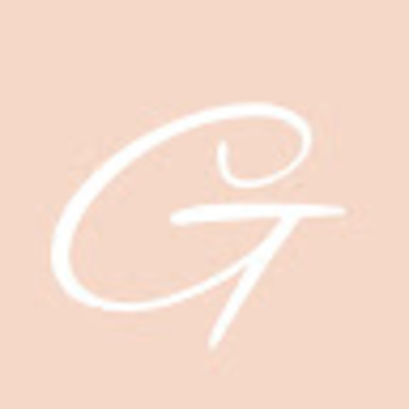 Profile Picture of Grace Perrera (@gperre9931) on Poshmark