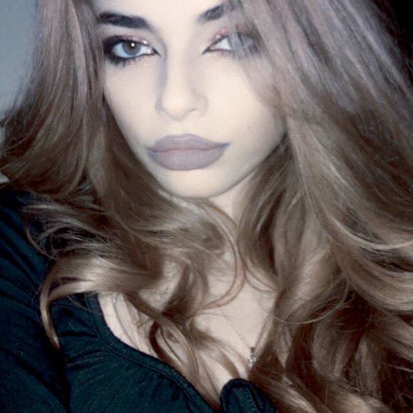 Profile Picture of Carlie Calabrese (@carliesbody) on Poshmark
